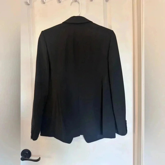Ann Taylor One-Button Suit Jacket, size 6P - Picture 3 of 3